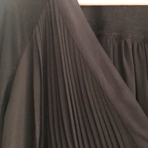 Pre-owned Elizabeth and James silk flowy black short sleeve blouse size large - Picture 5 of 7